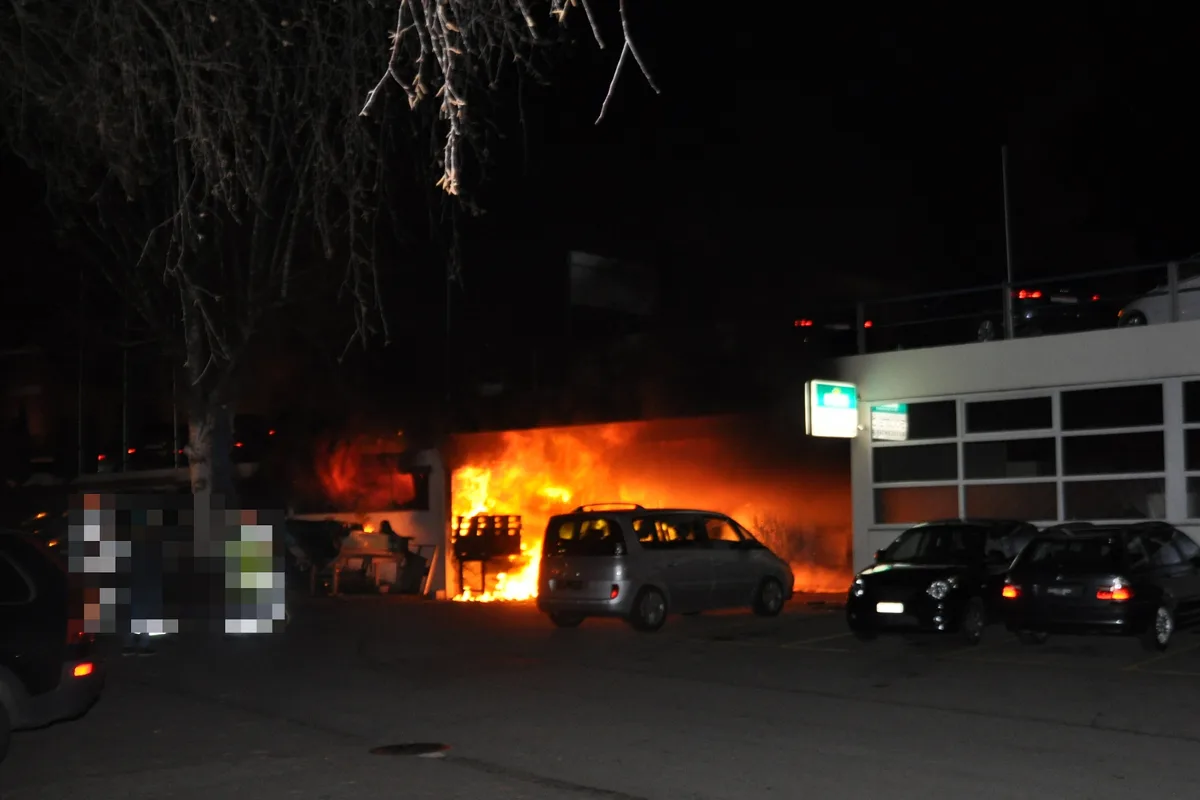 Feuer in Bellacher Autosattlerei