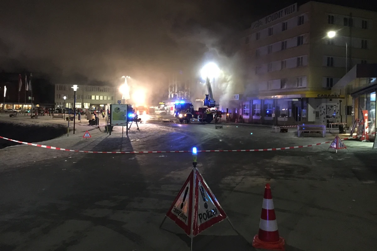 Arosa GR - Schatzsuche in der Ruine des Posthotel von Erfolg gekrönt