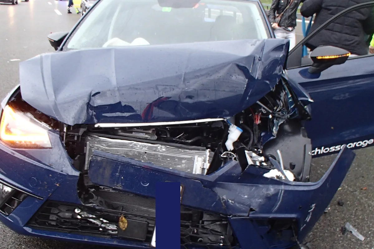 Niederlenz AG - Auffahrcrash zwischen vier Autos auf der A1