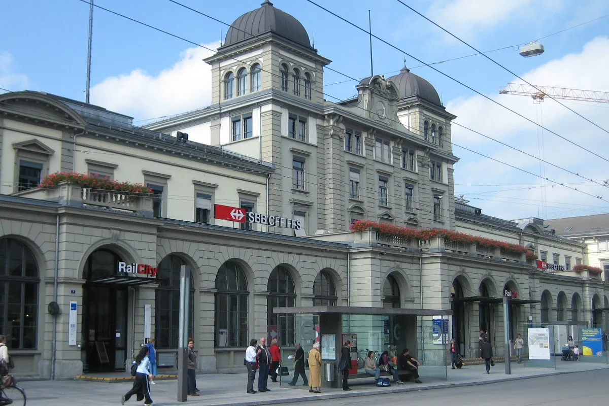 Winterthur ZH - Verletzter bei Unglück im Bahnhof