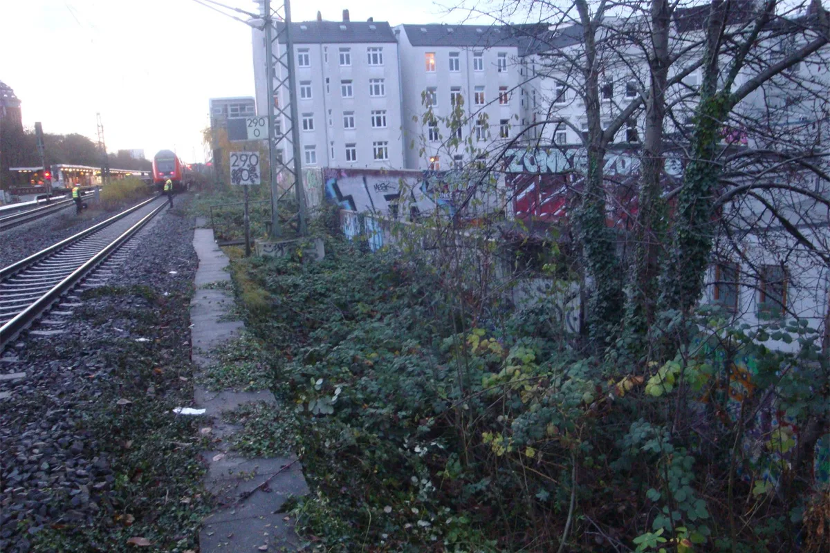 Hamburg HH - Mann von Zug erfasst
