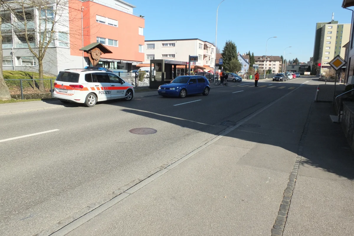 Gossau SG - Mann auf Fussgängerstreifen angefahren und verletzt