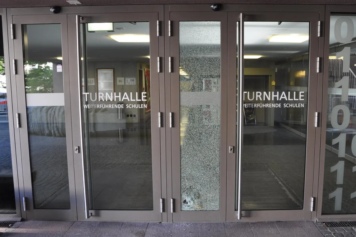 Glastür in Triesen FL beschädigt
