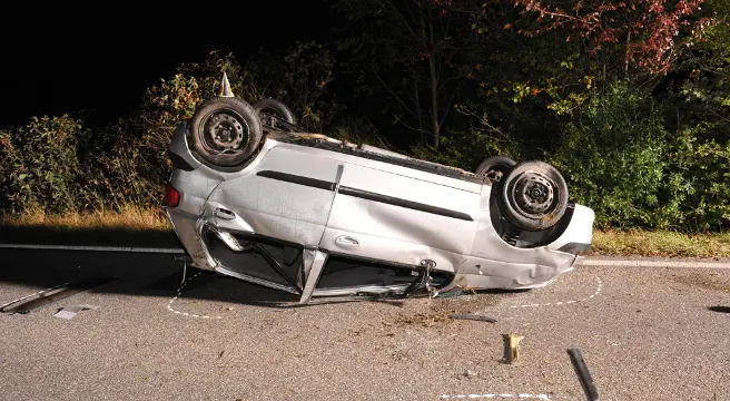 Auto überschlägt sich in Neftenbach mehrmals