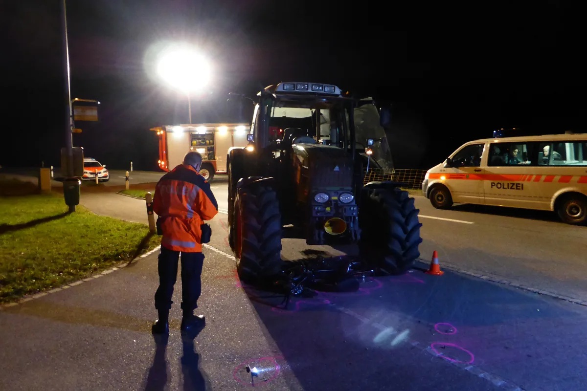 15-Jähriger bei Kollision mit Traktor in Lütisburg unbestimmt verletzt