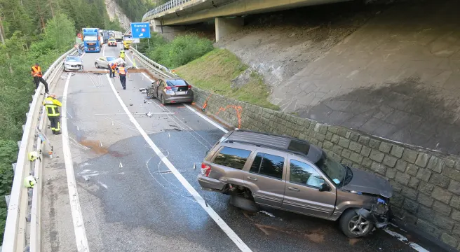 Rongellen: Massen-Crash fordert sechs Verletzte