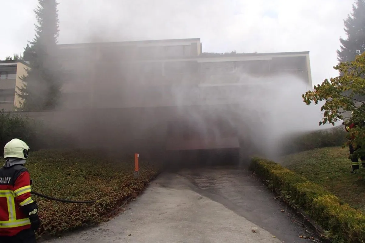 Lupfig AG - Feuer in Tiefgarage ausgebrochen