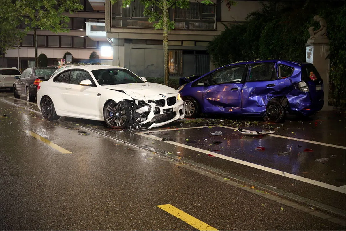 St. Gallen SG - 21-Jähriger baut Selbstunfall
