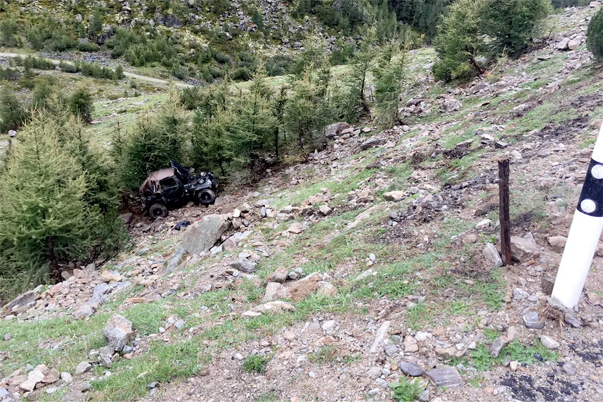 Susch GR - Geländewagen überschlägt sich