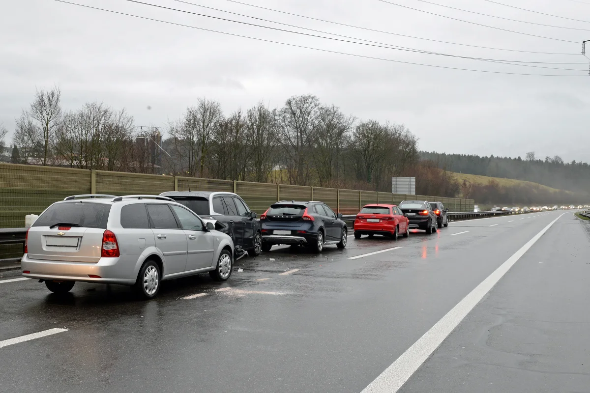Buchrain LU - Blechschäden im Morgenverkehr auf der A14