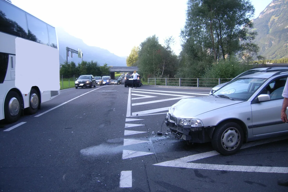 Altdorf UR - Verkehrsunfall mit drei Fahrzeugen verläuft glimpflich