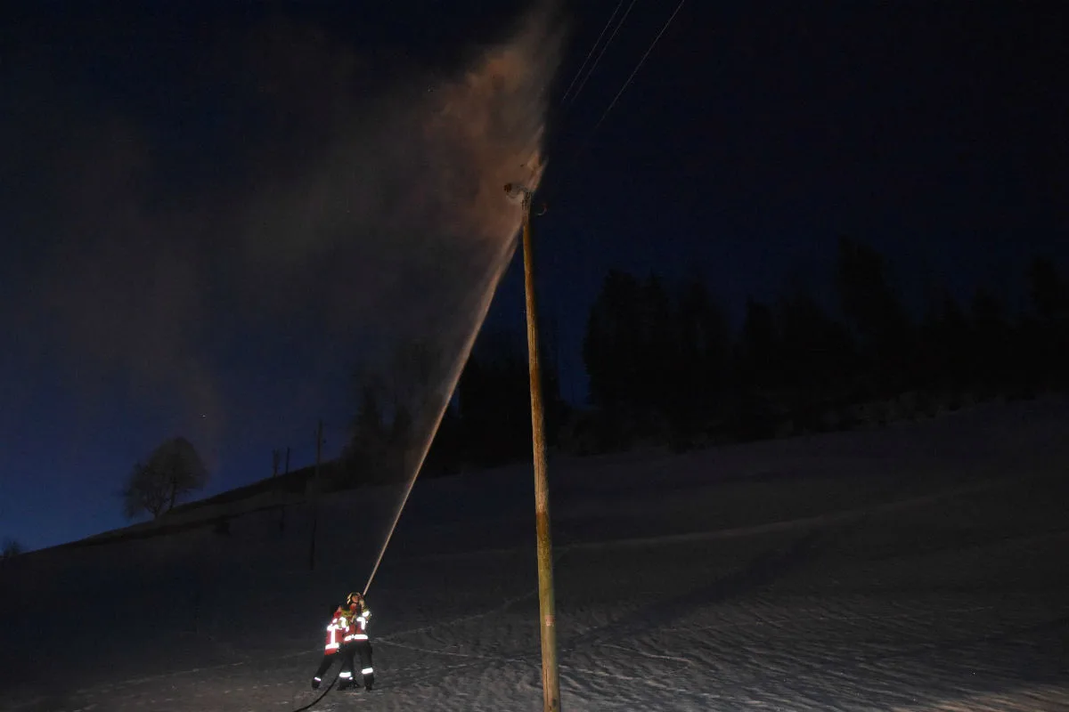 Mühlrüti SG - Strommast in Brand geraten