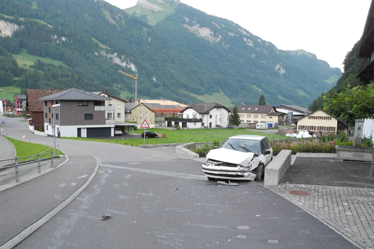 Muotathal: 19-Jähriger baut Selbstunfall