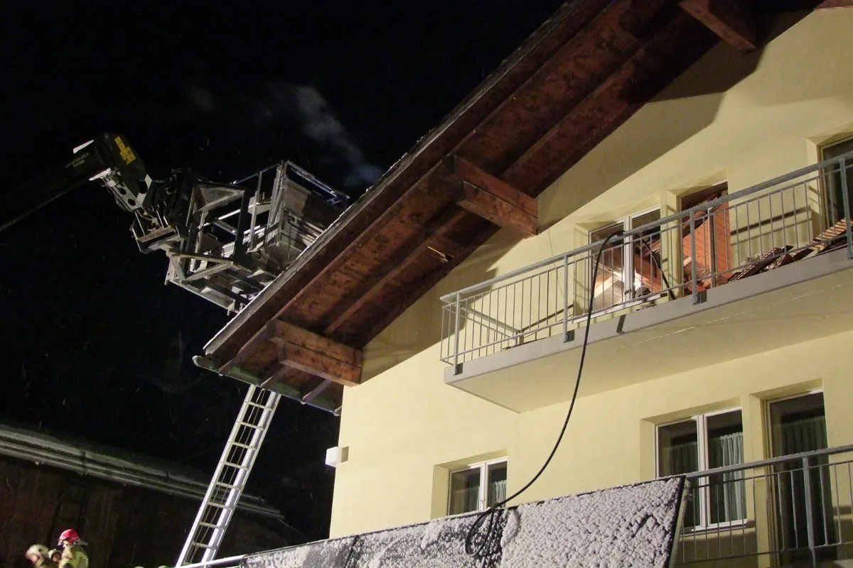 Dachkonstruktion in Lumbrein fängt Feuer 