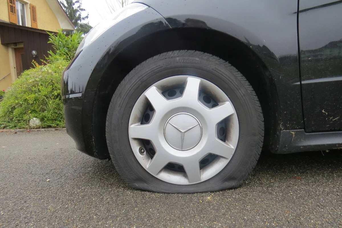 Windisch AG - Mehrere Autoreifen mutwillig zerstochen - Zeugenaufruf