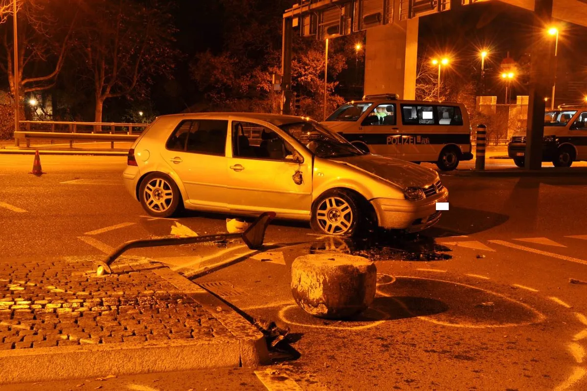 Basel BS - Alkoholisierter Autofahrer in Schieflage geraten