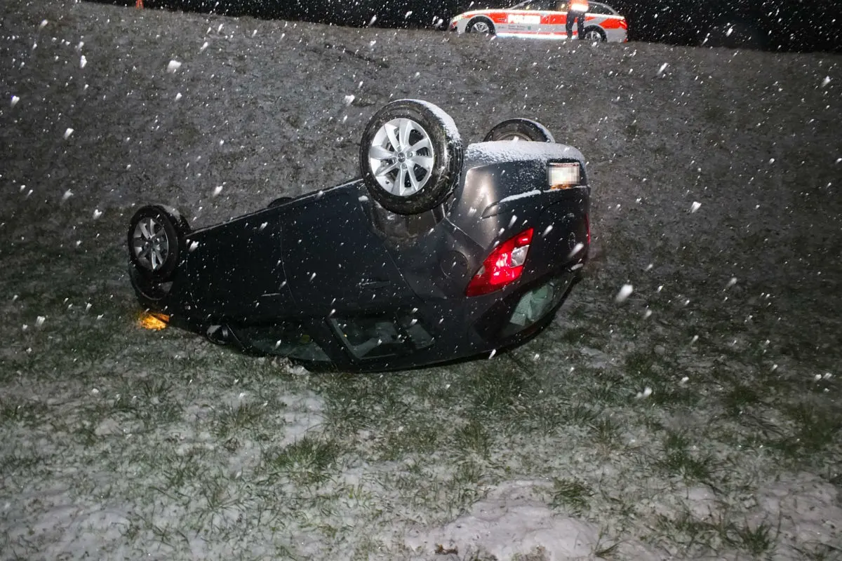 Kanton St. Gallen SG - Schnee führt zu mehreren Verkehrsunfällen