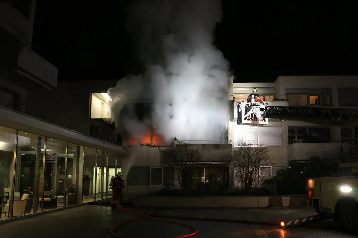 Horgen ZH - Brand in Alterszentrum - drei Personen hospitalisiert