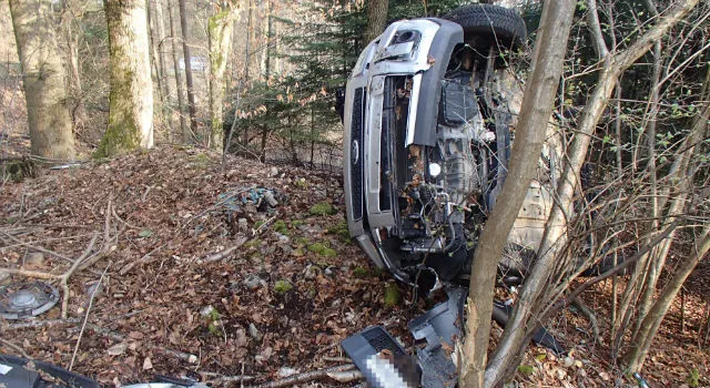 Auto überschlägt sich in Barmelweid