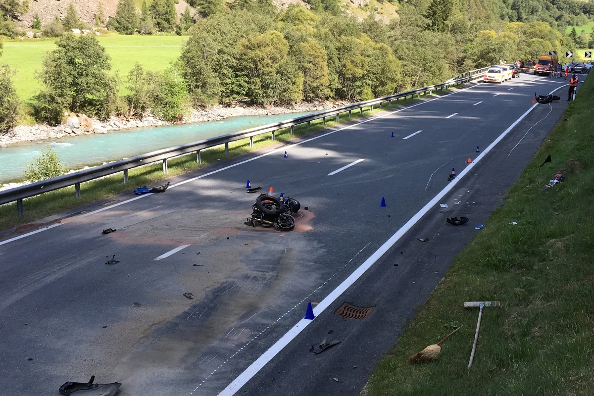 Klosters/Zernez GR: Zwei Unfälle mit mehreren Verletzten 