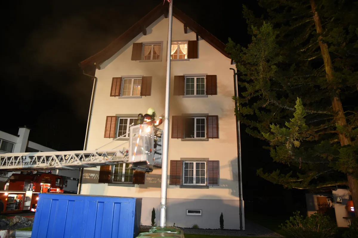 Sachschaden bei Brand in Bächer Mehrfamilienhaus