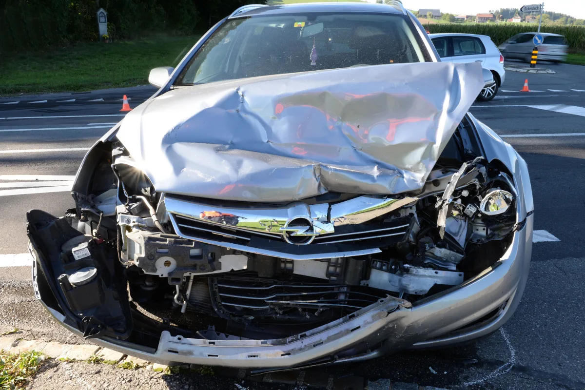 Drei Leichtverletzte bei Kollision in Gunzwil