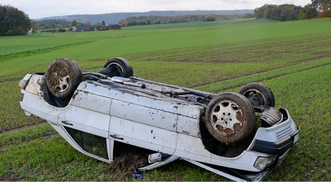 Autolenker verursacht in Dörflingen Alleinunfall