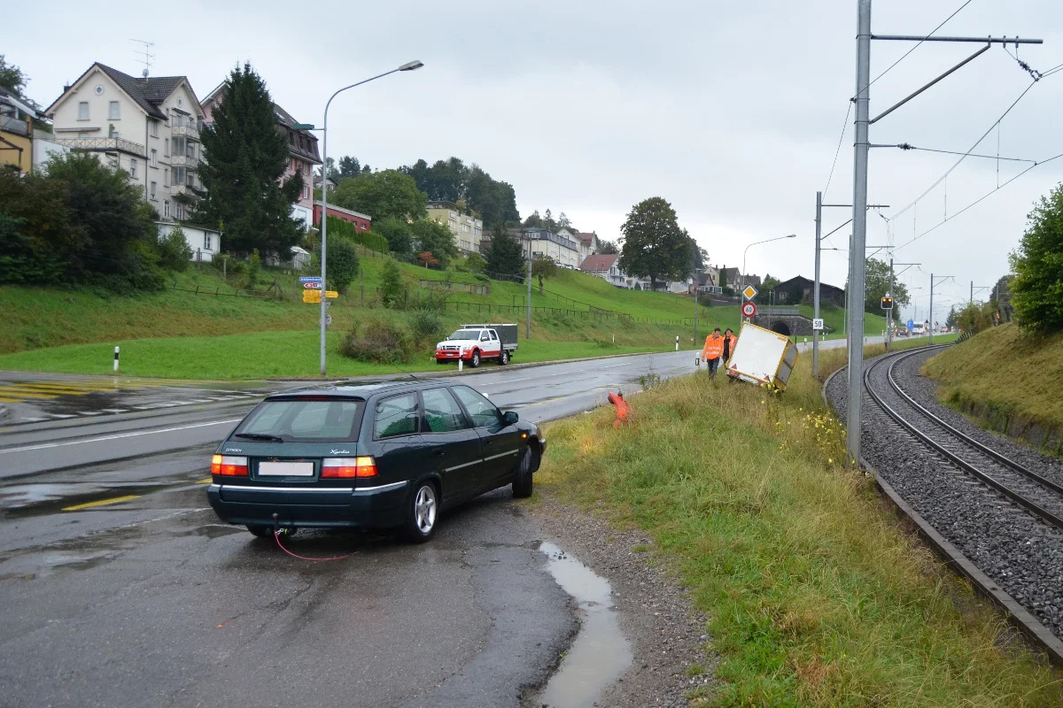 Herisau AR - Anhänger macht sich selbstständig