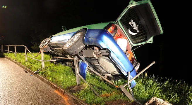 Betrunkener Lenker verursacht Selbstunfall in Emmetten