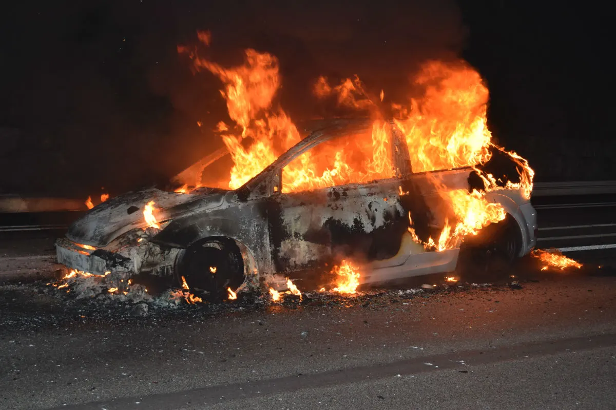 Luzern LU - Autobrand auf A2 