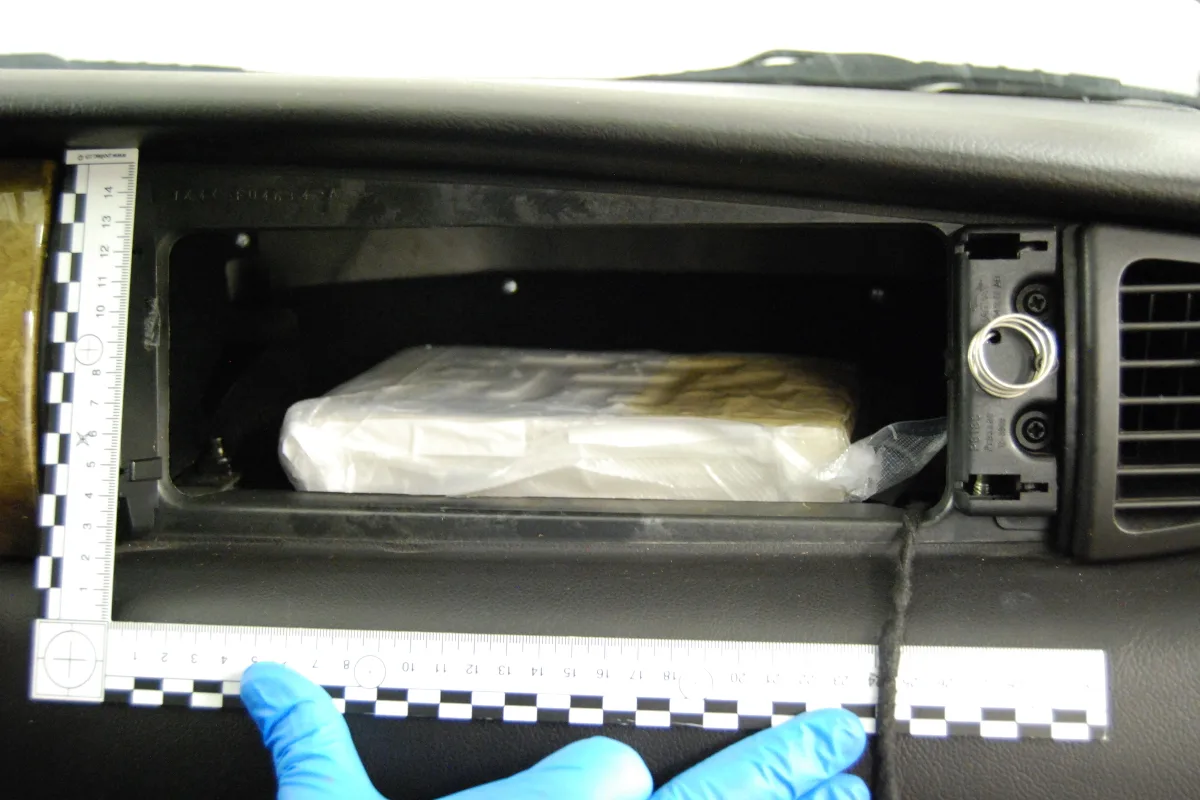Kokain in Langwiesen im Airbag versteckt