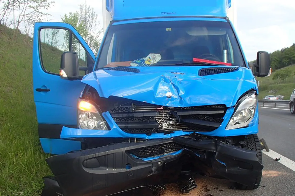 Nach Auffahrcrash auf der A3 bei Mülligen eingeklemmt