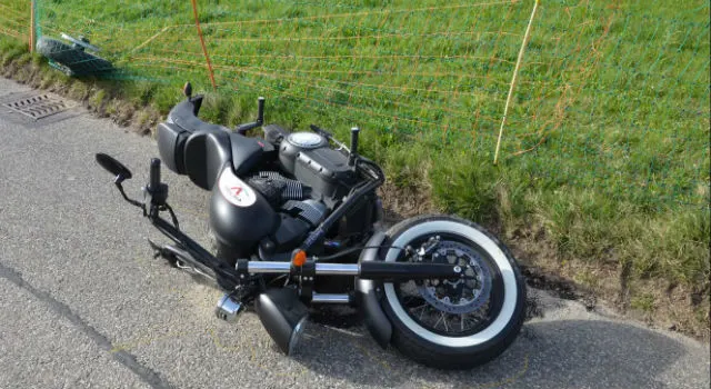 Motorradfahrer kommen sich in Bretzwil in die Quere