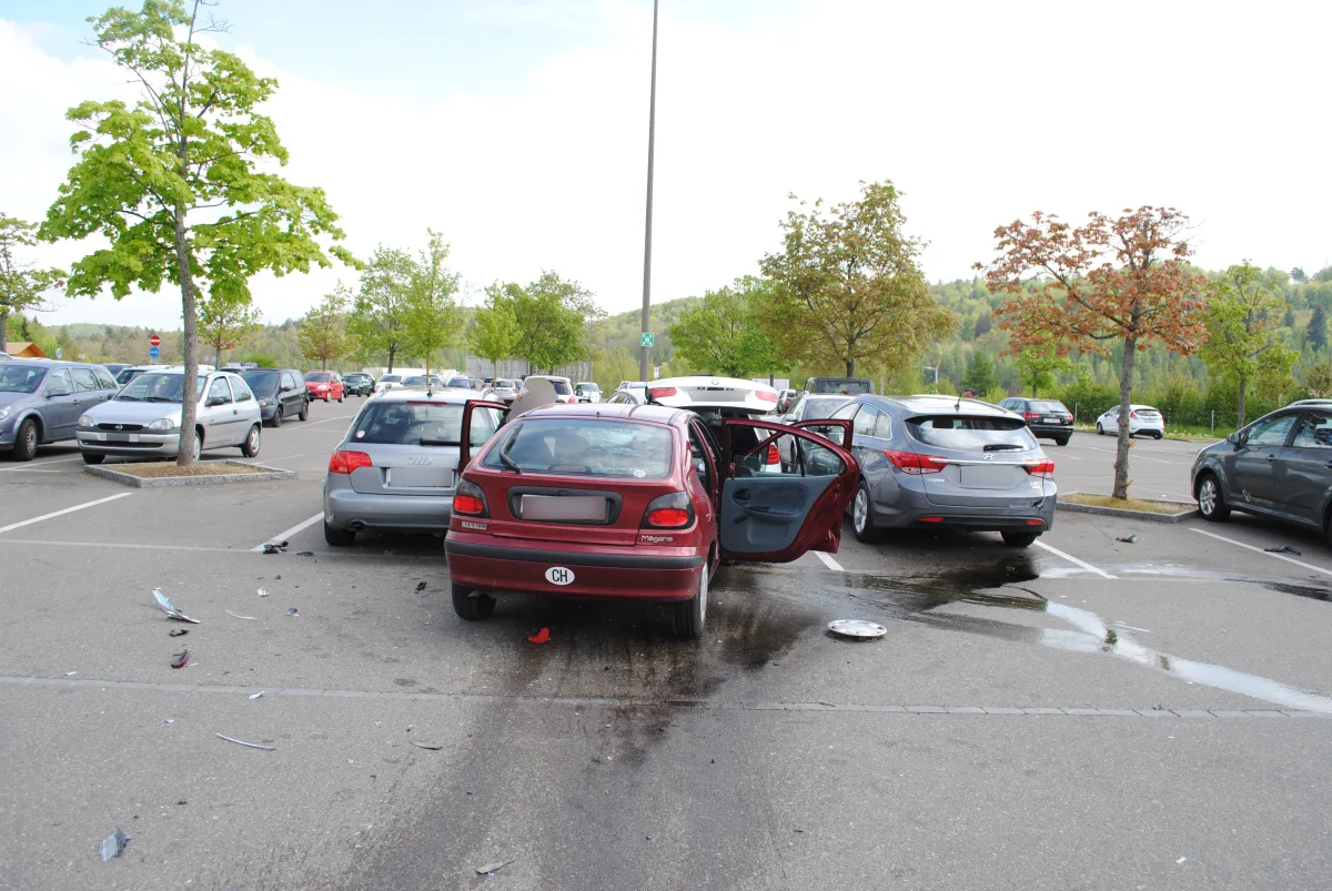 Beim Parkieren in Schaffhausen fünf Autos beschädigt