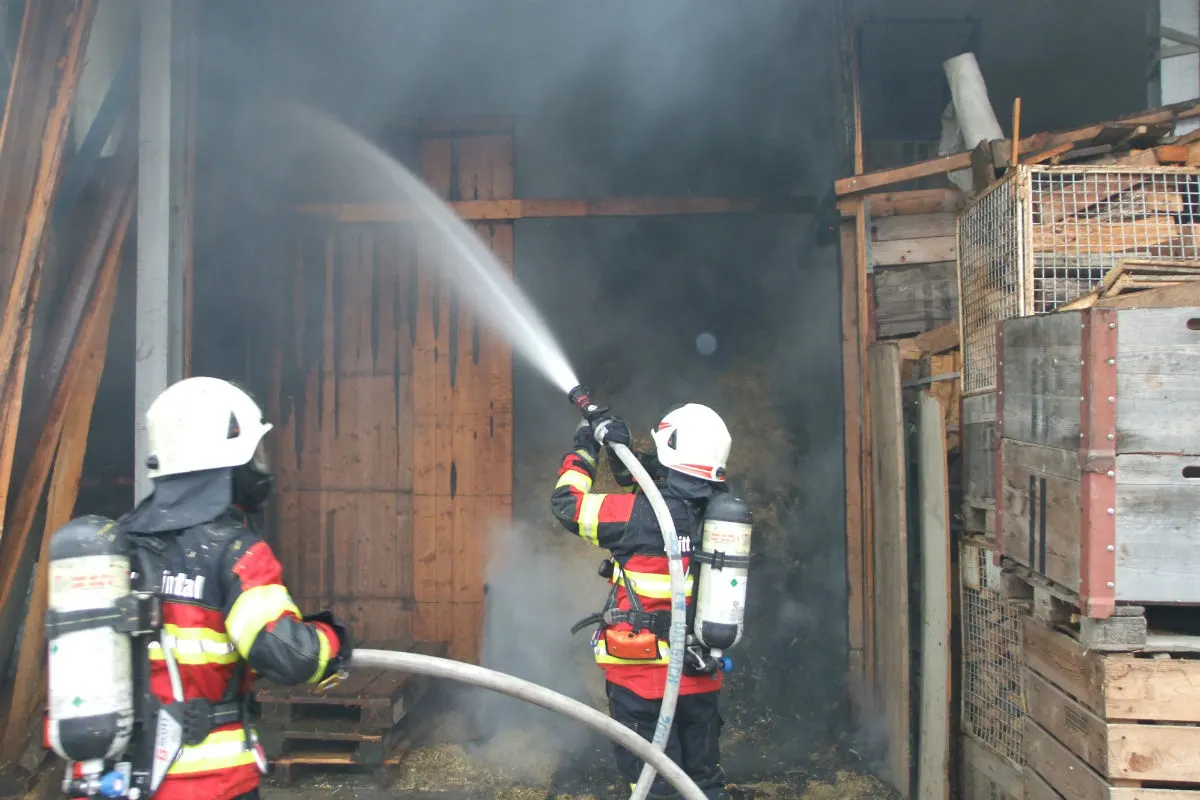 Balgach SG - Strohlager in Brand geraten