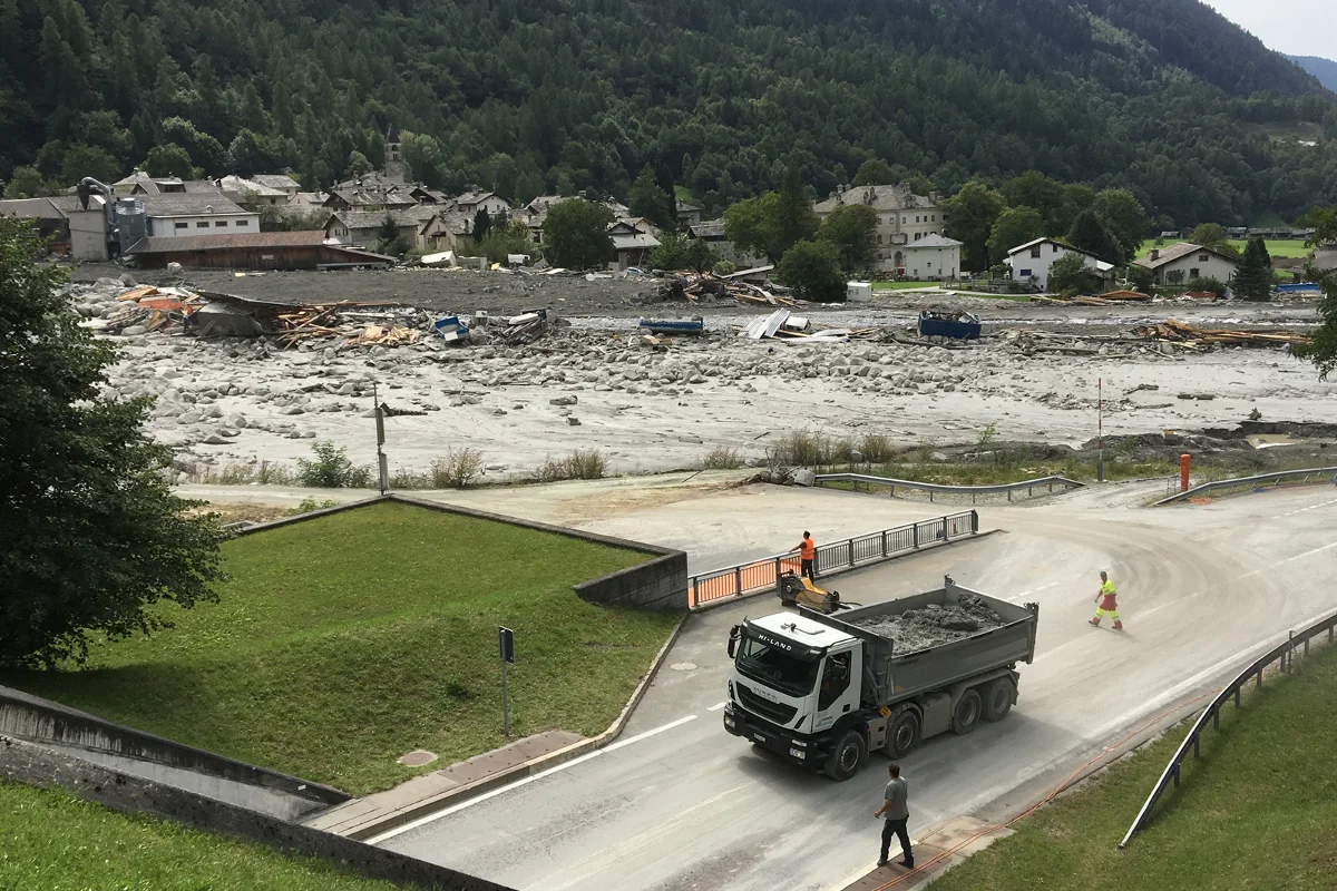 Bondo GR - Abschlussmeldung zum Bergsturz mit Rüfenniedergang