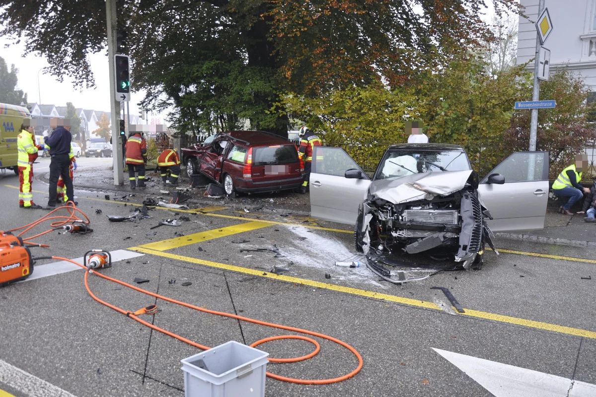 Solothurn SO - Seitlicher Frontalcrash mit Folgen - Zeugenaufruf