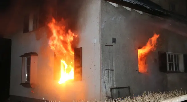 Küchenbrand in Weiningen richtet grossen Sachschaden an