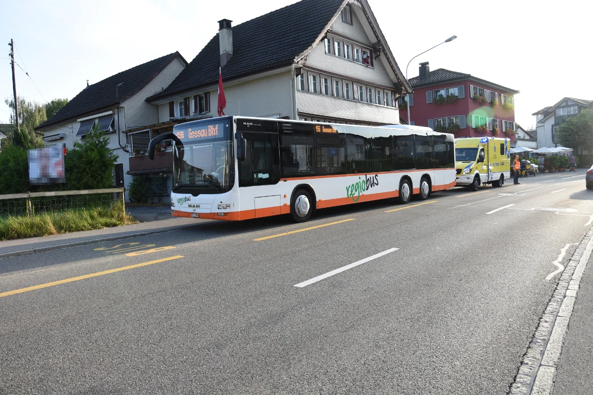Gossau SG - Bus zu Vollbremsung gezwungen - Zeugenaufruf