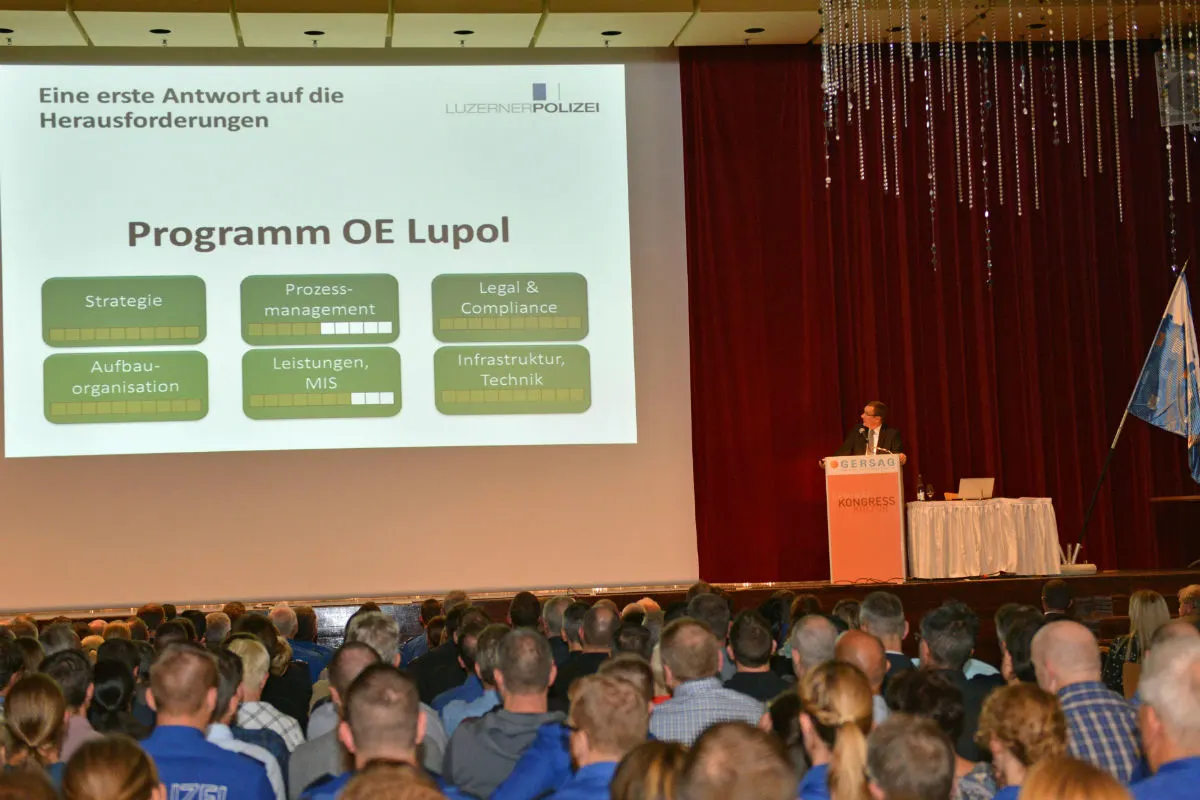 Emmenbrücke LU - Polizeiangehörige zu Korpsrapport eingeladen