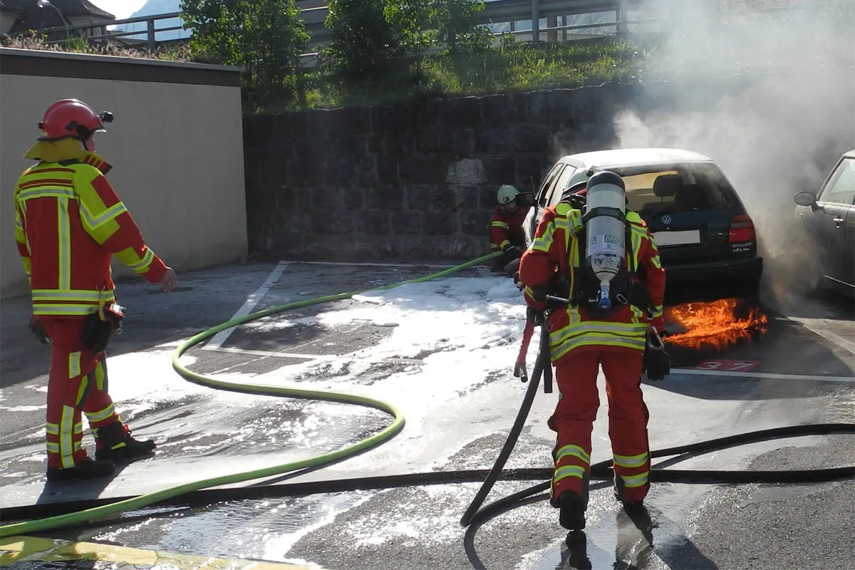 Brunnen SZ: Geparkter Wagen ausgebrannt - Zeugenaufruf