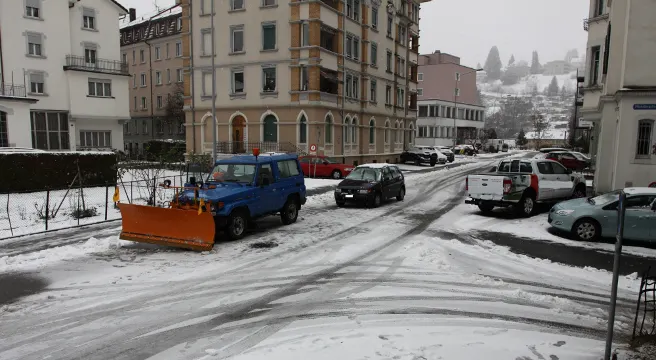 Verkehrsunfall mit Winterdienst in St. Gallen