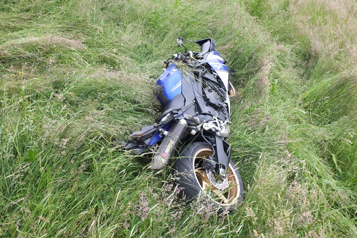 Eine Verletzte nach Motorradsturz in Mühlrüti