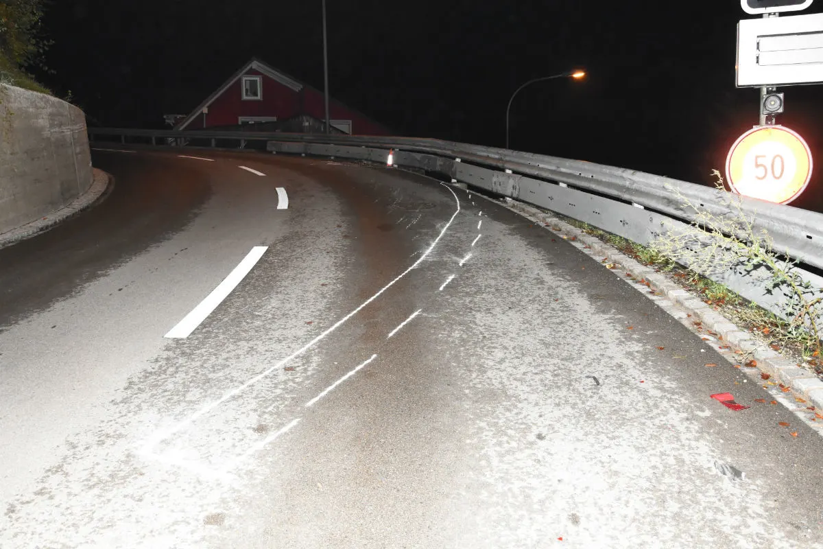 Gaiserwald SG - Unfall mit überfülltem Auto – zwei Personen verletzt