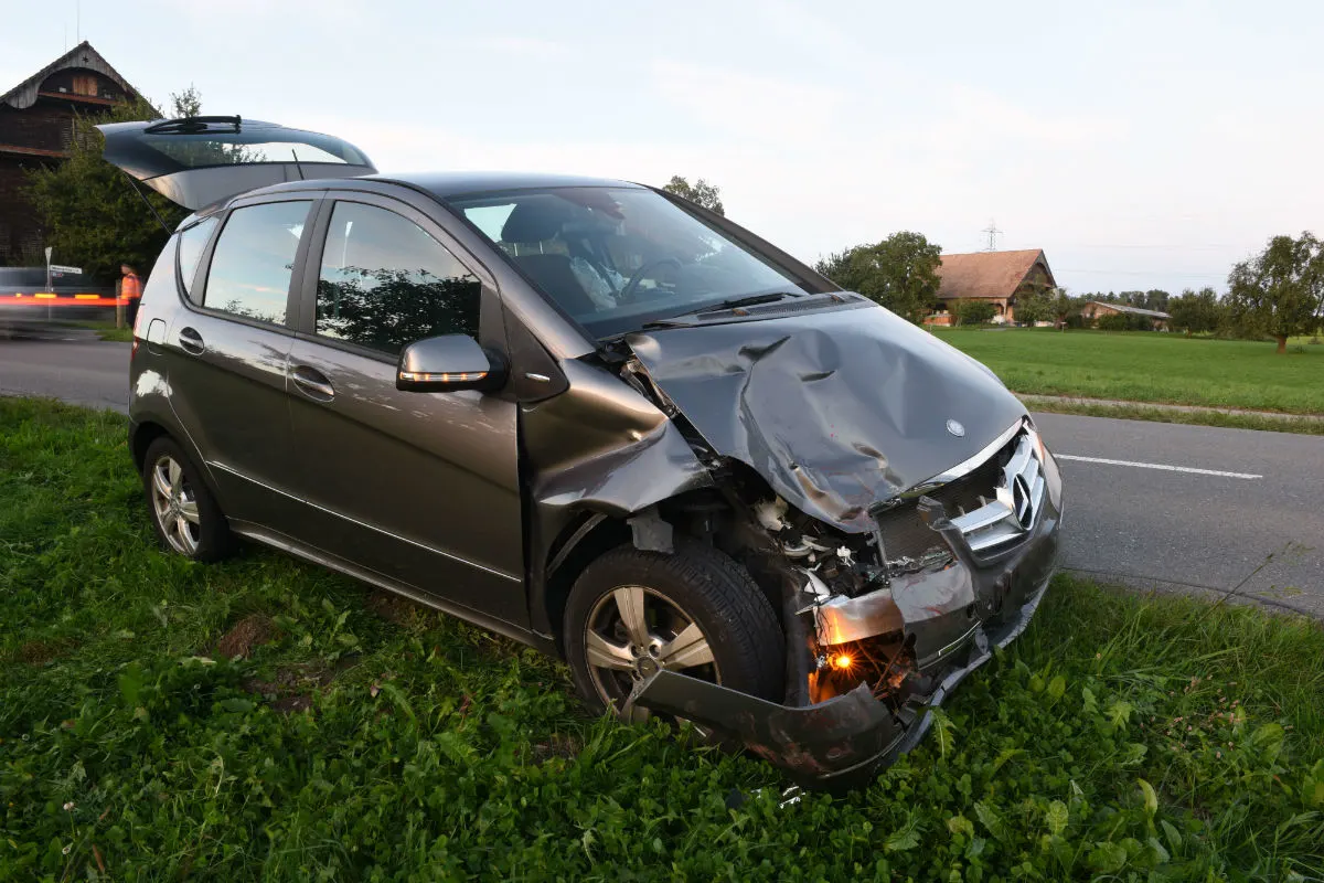 Ballwil LU - Vier Verletzte bei Verkehrsunfall