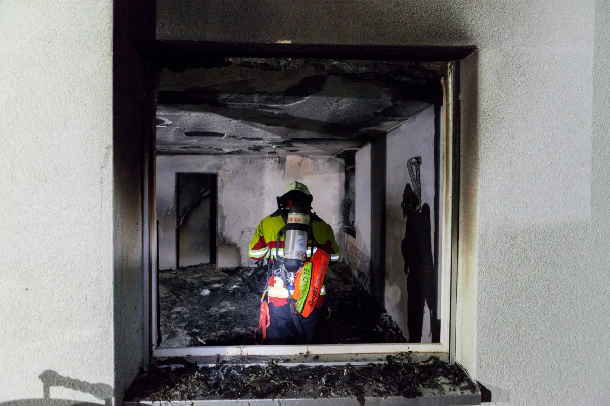 Luzern LU - Brand in Mehrfamilienhaus 20 Personen und vier Hunde evakuiert