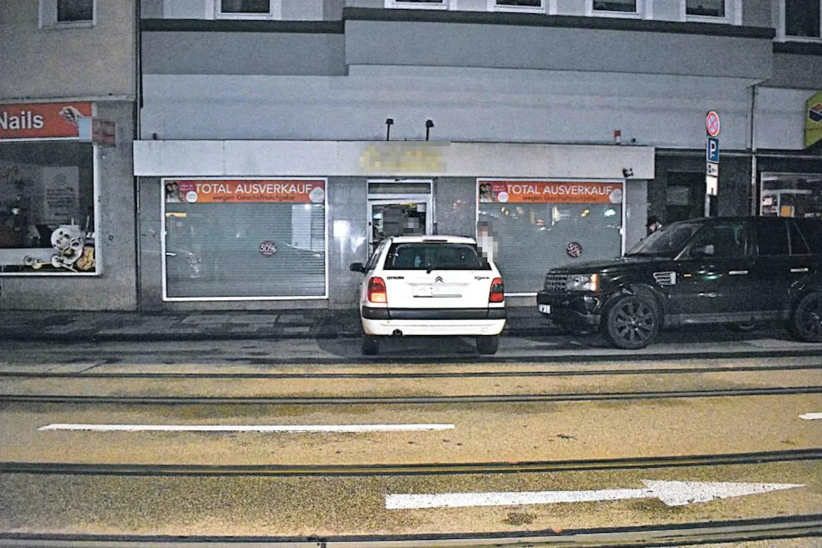 Essen – Polizei sucht Zeugen nach Einbruch in Juweliergeschäft - Täter machen hohe Beute