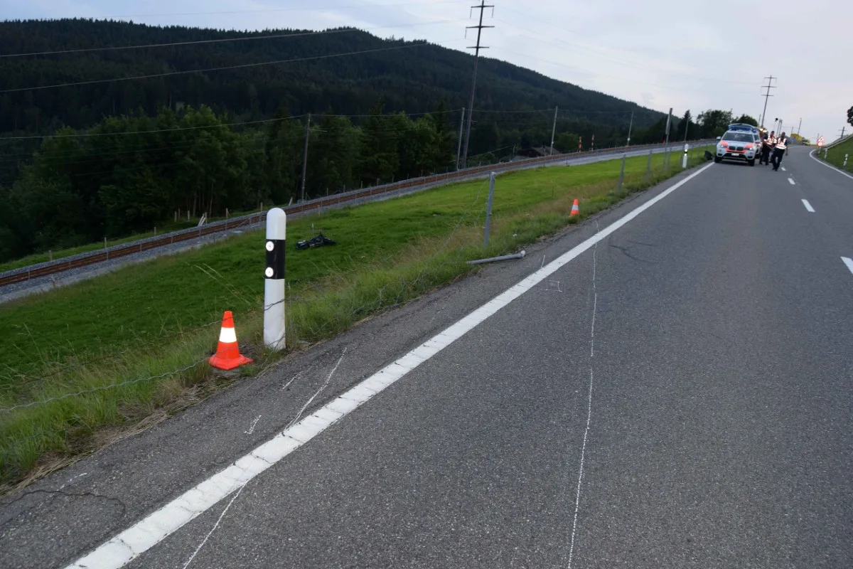 Gais AR - Junger Töfffahrer nach Selbstunfall schwer verletzt 
