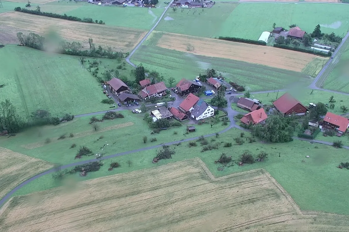 Winterthur ZH - Ausserhalb der Stadt gab es durch das Unwetter grosse Verwüstungen!
