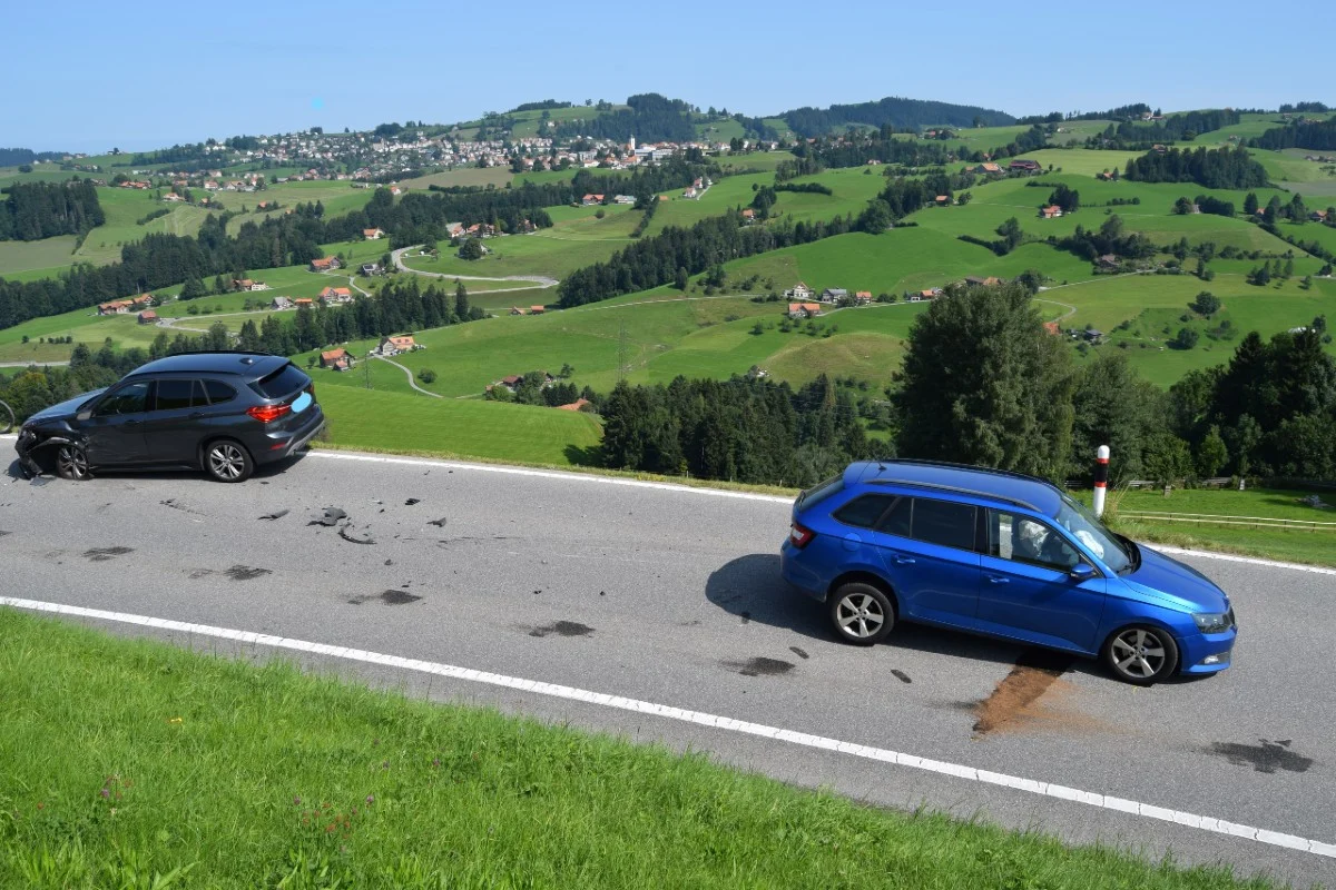 Trogen AR - Heftige seitliche Kollision